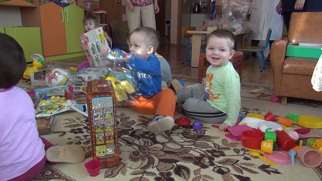 ВМЕСТЕ ПОМОЖЕМ ДЕТЯМ!!! ВИДЕО О ФОНДЕ "ЛУЧИК ДЕТСТВА" смотреть онлайн