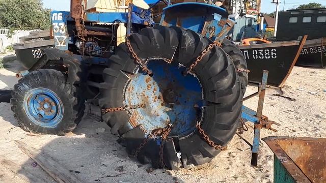 Трактор для вытаскивания лодок из моря смотреть онлайн