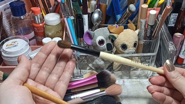 ?МОЙ ТУАЛЕТНЫЙ СТОЛИК? / ЧЕМ ПОЛЬЗУЮСЬ / КИСТИ ДЛЯ МАКИЯЖА? смотреть онлайн