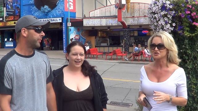 Clifton Hill Giveaways with Christine Lynn - August 27, 2014 смотреть онлайн