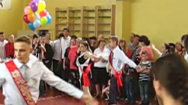 Вальс "Вечно молодого 11-Б " смотреть онлайн