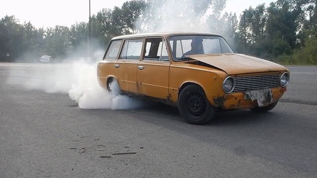 Бернаут на жигулях (ЗМЗ 406) - ЗМЗ 406 в жигули смотреть онлайн