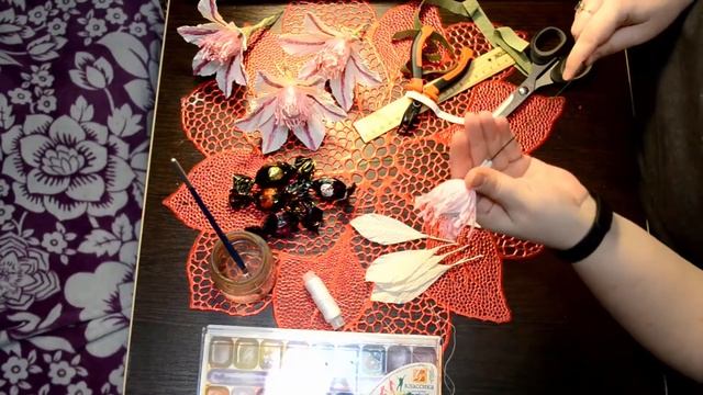 Клематис с конфетой из гофрированной бумаги. смотреть онлайн
