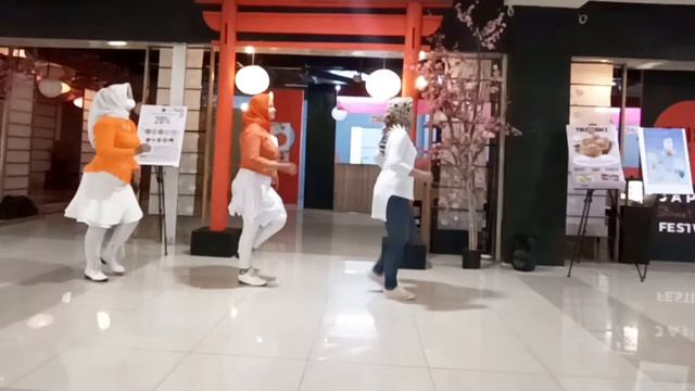 Arogante line dance | Choreo : Raymond sarlemijn (NL) | Demo : Fuchsia class смотреть онлайн