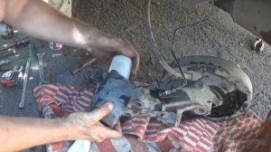 СИТРОЕН БЕРЛИНГО. ЗАМЕНА ПОДШИПНИКОВ ЗАДНЕЙ БАЛКИ в домашних условиях.