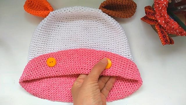 Шапочка для девочки крючком. "Коровка" смотреть онлайн