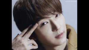 Ли Джун Ги актер певец .