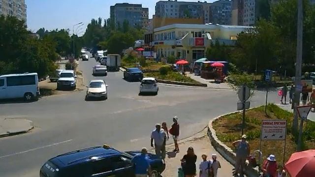 Перекрёсток в Щёлкино, 06.08.2013 - time-lapse с камеры 2 смотреть онлайн