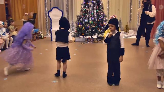 Новый год смотреть онлайн