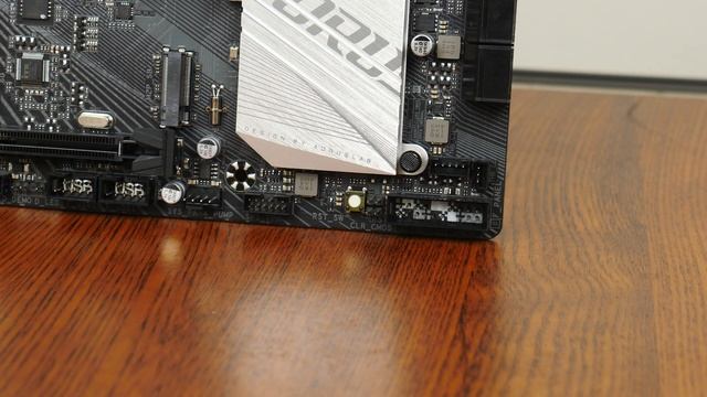 Intel 13th Gen Raptor Lake Ready! Gigabyte B660M AORUS PRO AX DDR4 Unboxing & Overview смотреть онлайн