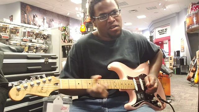 Playing a Fender Limited Edition Player Stratocaster at Guitar Center in Las Vegas, NV (Part 1) смотреть онлайн