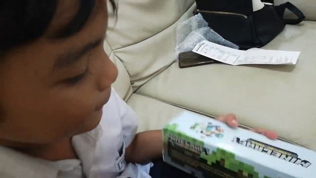 Minecraft Light-up Torch Unboxing смотреть онлайн