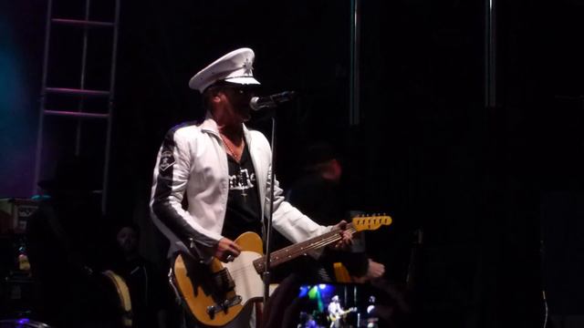 Cheap Trick - Gene Simmons Intro/Hello There (CHS Field, St. Paul, MN 2017) смотреть онлайн