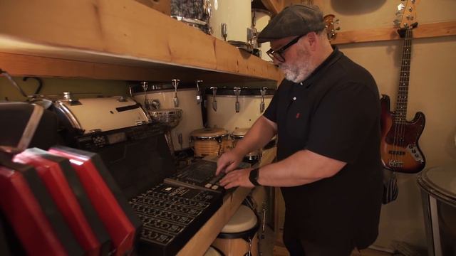 Show Us Your Junk! Ep. 32 - Dave Trumfio (Kingsize Sound Labs) | EarthQuaker Devices смотреть онлайн
