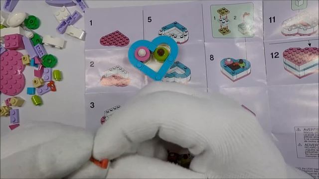 Lego Polybag Build-along Day 198 - Friends - Chocolate Box And Flower (30411) Assembly And Review