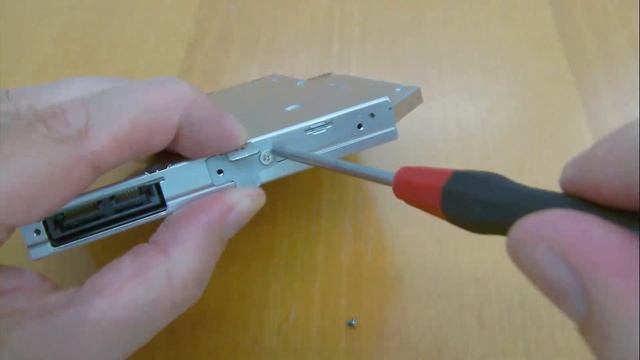 Toshiba серии A350: Замена привода оптических дисков смотреть онлайн