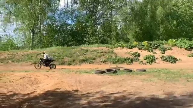 покатушки на питбайке , первый прыжок , как говорится первый блин комом смотреть онлайн