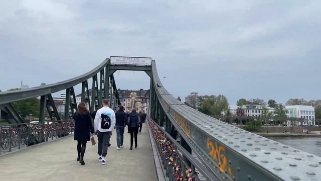 Frankfurt ?? Germany | City Center, Iron Footbridge and Römerberg смотреть онлайн