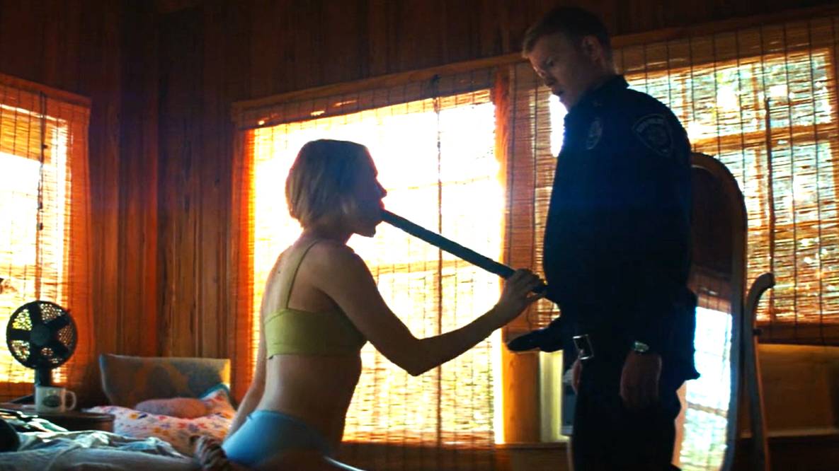 ПОЛИЦЕЙСКИЕ МЕНЯЮТСЯ ЖЁНАМИ В ПОСТЕЛИ, СНИМАЮТ ЭТО НА КАМЕРУ, А ЗАТЕМ ДРУЖНО СМОТРЯТ ДОМАШНЕЕ ВИДЕО смотреть онлайн