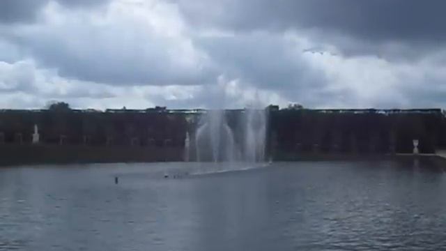 Танцующий фонтан в Версале (Fountain in Versalle) смотреть онлайн