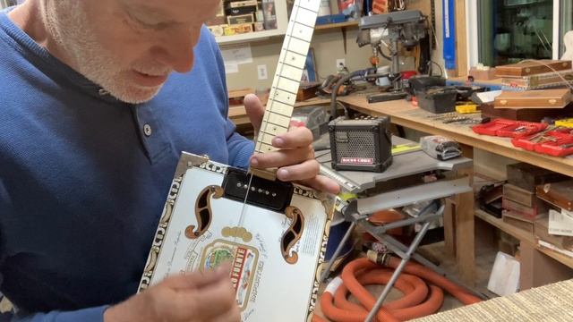 Cigar Box Guitar - Encore - Bonus Tracks (David Crowder Build) смотреть онлайн