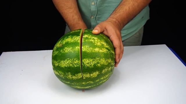 Top 50 Watermelon LifeHacks and Party Tricks! смотреть онлайн