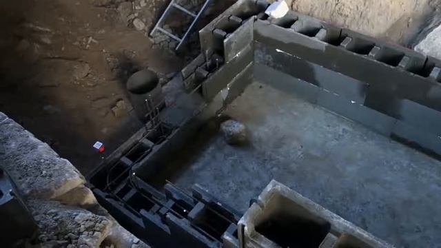 Опалубочные кирпичи, автобусный парк,эпизод II . смотреть онлайн
