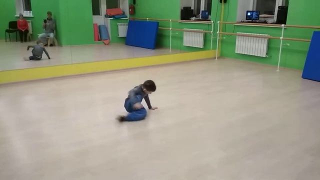 Егор - Соло Break Dance (Растем Вместе) смотреть онлайн