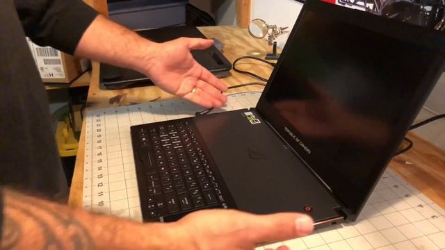 2018 ASUS ROG Zephyrus Gaming Laptop - Intel Core i7 8750 NVIDIA GeForce GTX 1080 144hz GX501GIXS74 смотреть онлайн