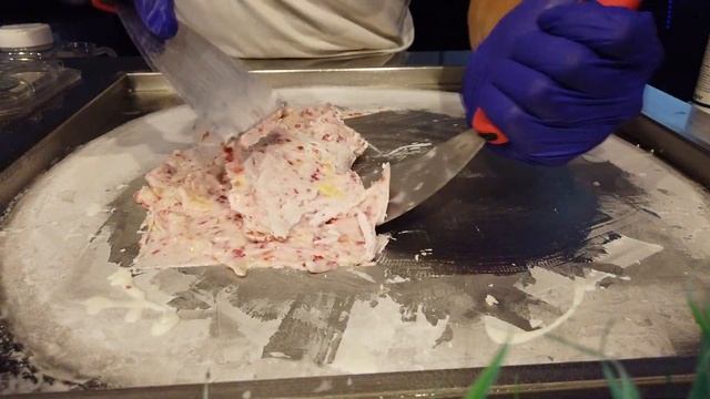 Кабардинка \ Жареное мороженое на набережной.#ЖареноеМороженое #лето2020 #Вкусно