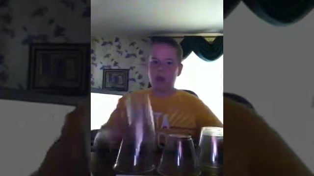 Paper plane and cup stacking смотреть онлайн