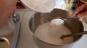 Бисквитный пирог с изюмом.../готовим в планетарном миксере.