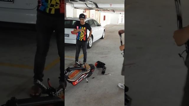 Electric Scooter Velocifero MAD Singapore - 2nd Batch of MAD 1300w Sold смотреть онлайн