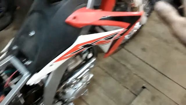 Мотоленд XR 250 с карбюратором PWK смотреть онлайн