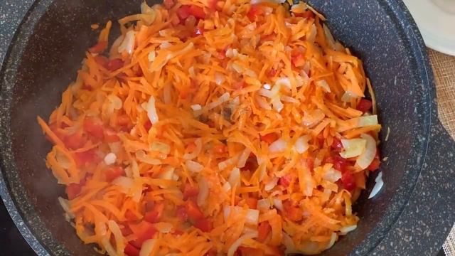 НЕЖНЕЙШЕЕ КУРИНОЕ ФИЛЕ С ОВОЩАМИ и КАРТОФЕЛЕМ/ БЕЗУМНЫЙ АРОМАТ /Вкусный обед из простых продуктов смотреть онлайн