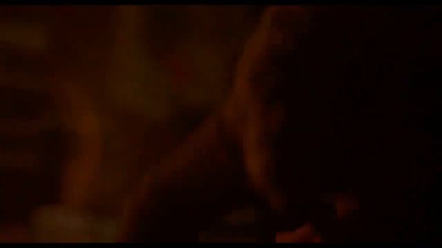 Fresh 2022 - Noa & Steve Kissing Scene   Daisy Edgar Jones Sebastian Stan