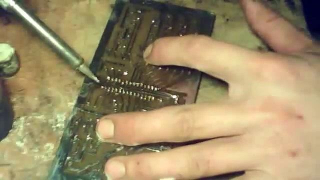 Пайка панельки под микросхему смотреть онлайн