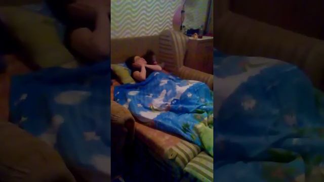 Как я ложусь спать летом и во время учёбы смотреть онлайн