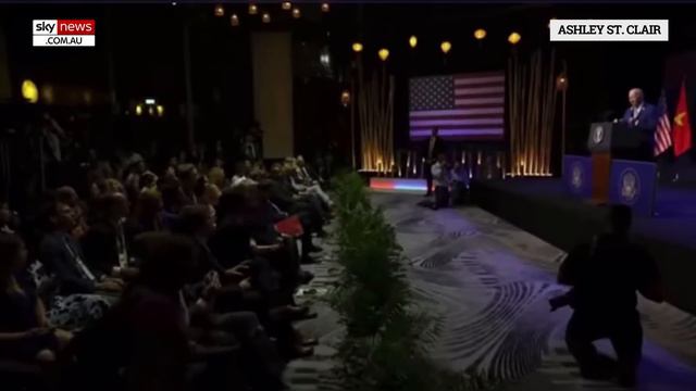 ‘Decaying’ Joe Biden has lost his grip on power смотреть онлайн