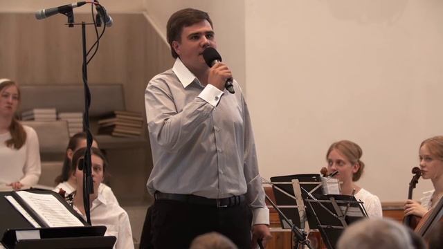 Море жизни бурлит.. (стих)