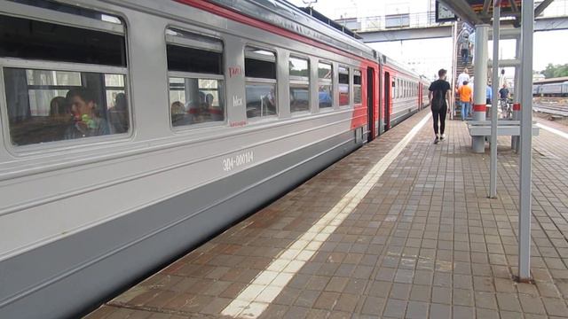 Электропоезд ЭД2Т-0028 платформа Москва-3 30.05.2019 смотреть онлайн