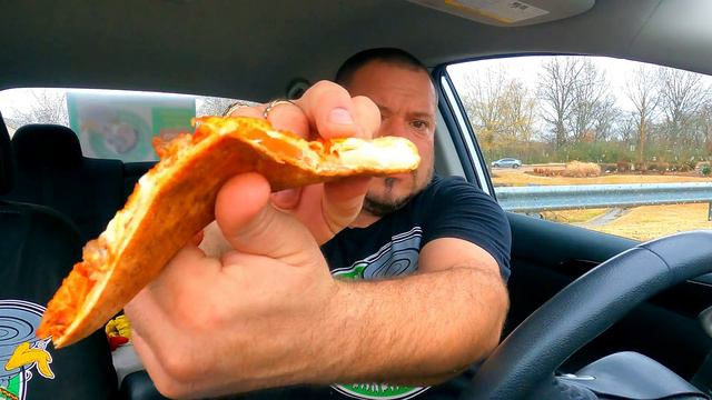 Papa John's New Epic Stuffed Crust Pizza Speed Challenge and Review смотреть онлайн