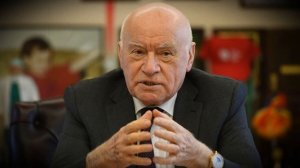 Полезен ли бокал красного вина перед сном: ответ дал кардиохирург Лео Бокерия