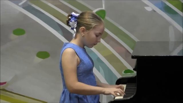 Чайковский "Камаринская" исполняет Толмачёва А. смотреть онлайн