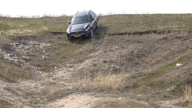 Что может Infiniti QX70 / Инфинити ФХ37 вне дорог? смотреть онлайн