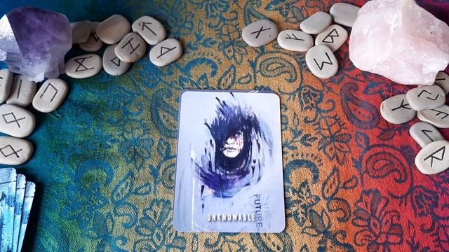 The Painted Runes | Oracle Deck Unboxing смотреть онлайн