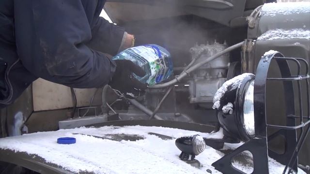 Запуск холодного двигателя Зил-157 смотреть онлайн
