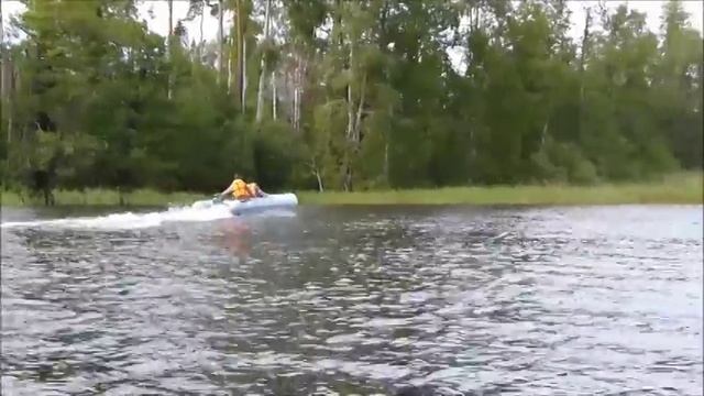 Катамаран Братан 430 К виражи скорость причаливание