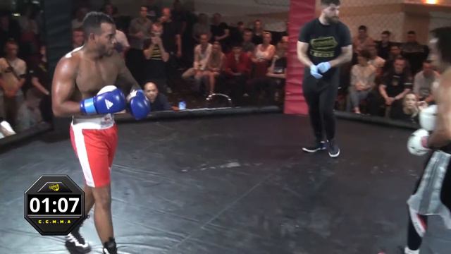 Combat Challenge: West Midlands 5 - Daniel Huter vs Simon Grant смотреть онлайн