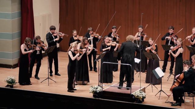 Walton: Sonata for Strings - 4. Allegro molto смотреть онлайн
